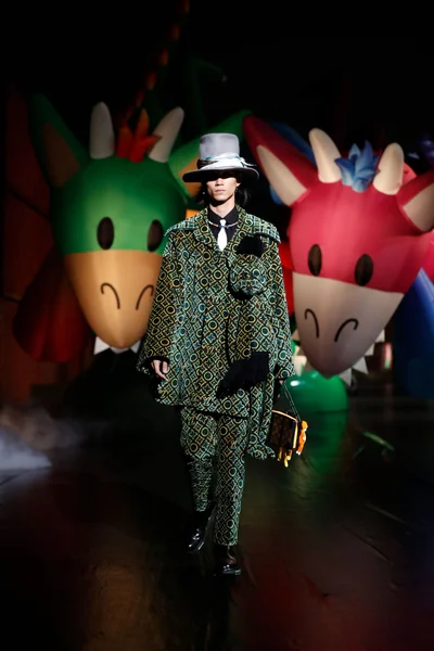 Look 84